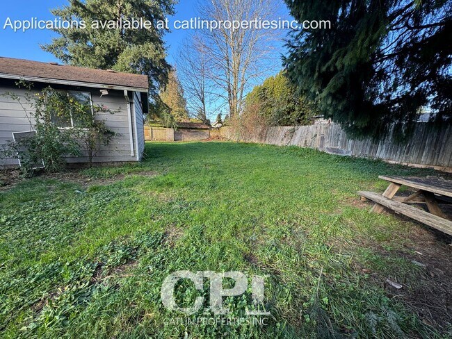 Building Photo - 410 Brierwood Ct SE