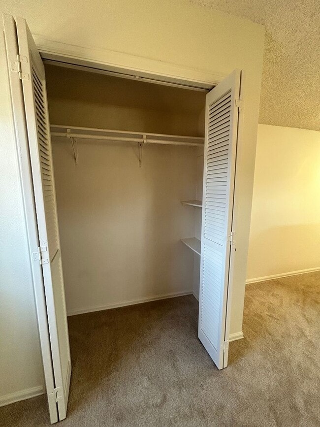 Building Photo - SHORT TERM RENTAL! 3Br/2Ba Condo in the Heart of Boulder