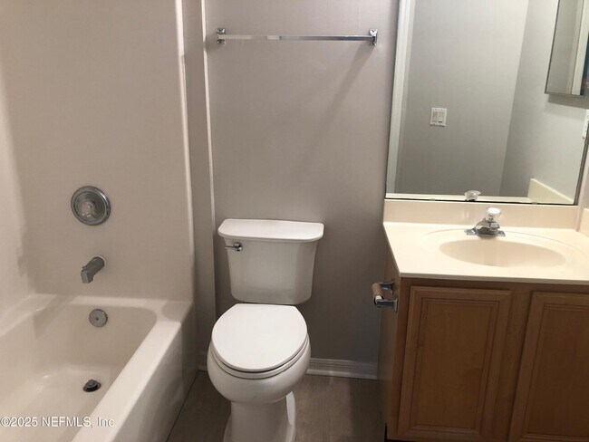 Building Photo - 12857 Chets Creek Dr N