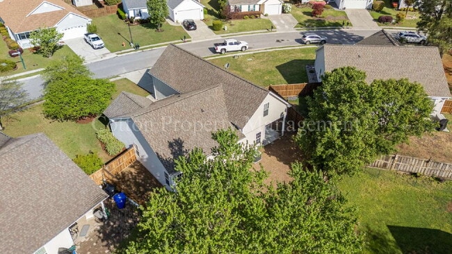 Building Photo - 1010 Winterberry Cir