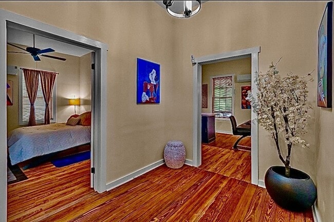 Building Photo - 226 Huger St