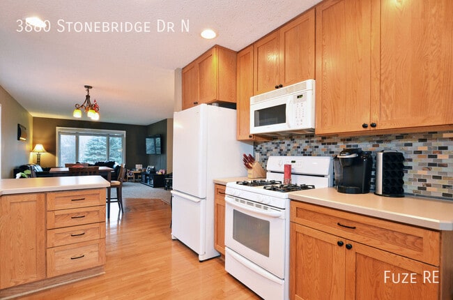 Building Photo - 3880 Stonebridge Dr N