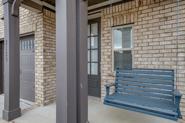 Building Photo - 3125 Sassafras Ln
