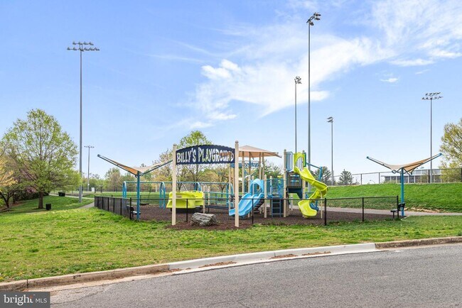 Building Photo - 631 Gatestone St