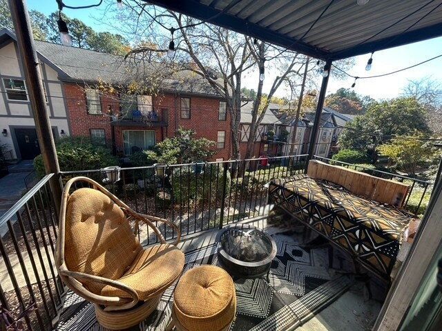 Building Photo - 6851 Roswell Rd