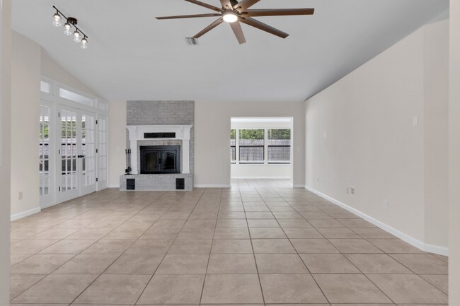 Building Photo - 967 Grand Canal St