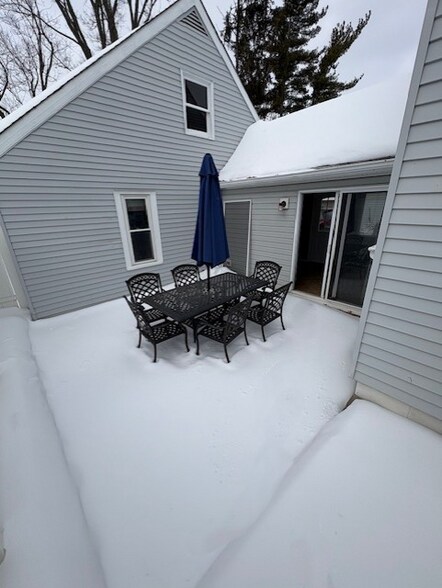 Building Photo - 269 W Waterloo St