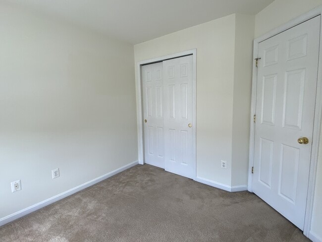 Building Photo - 33 Scholarship Ln