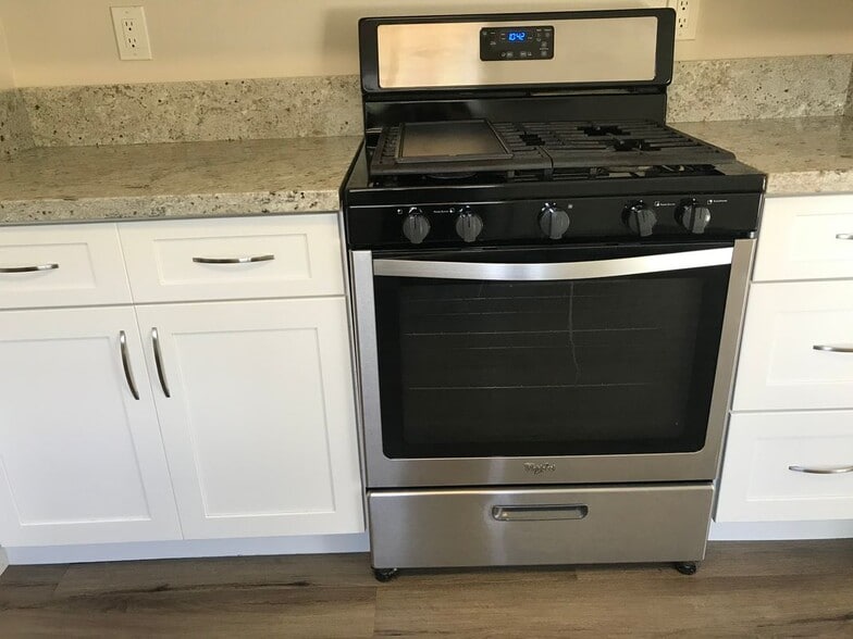 Building Photo - 5721 Carnegie St