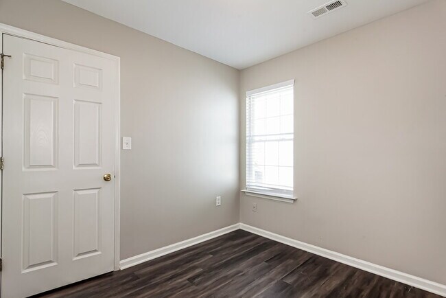 Building Photo - 1315 Braveheart Ln