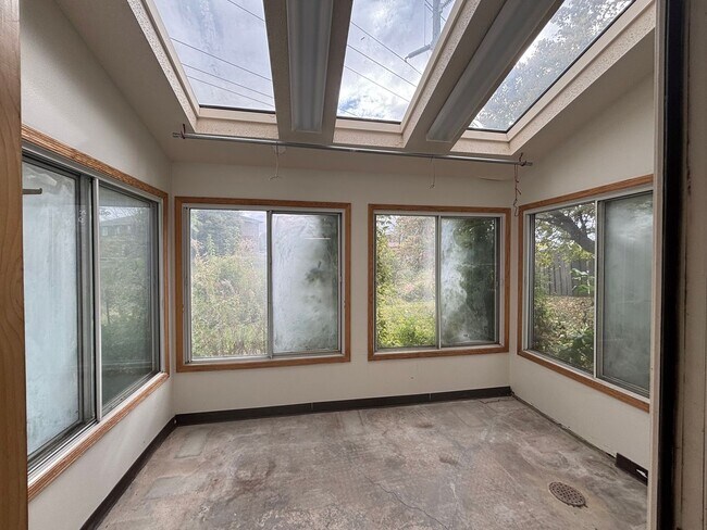 Building Photo - 154-154 Cayman St