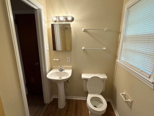 Building Photo - 3-bedroom, 1-bath Brick Home