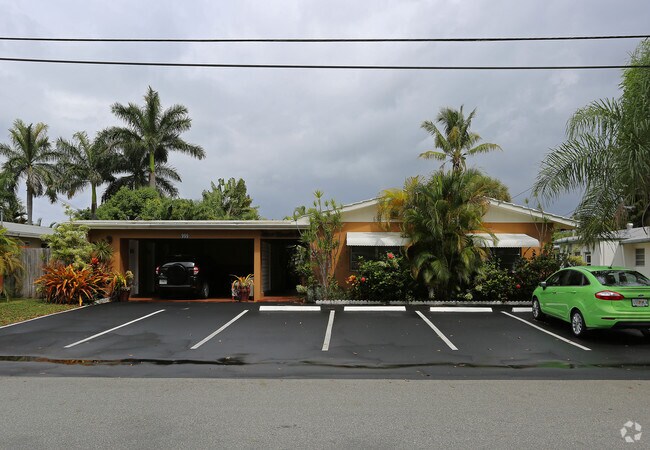 Building Photo - 999 NE 18th Ct