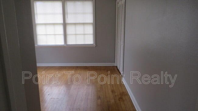 Building Photo - 4811 Sefa Cir N