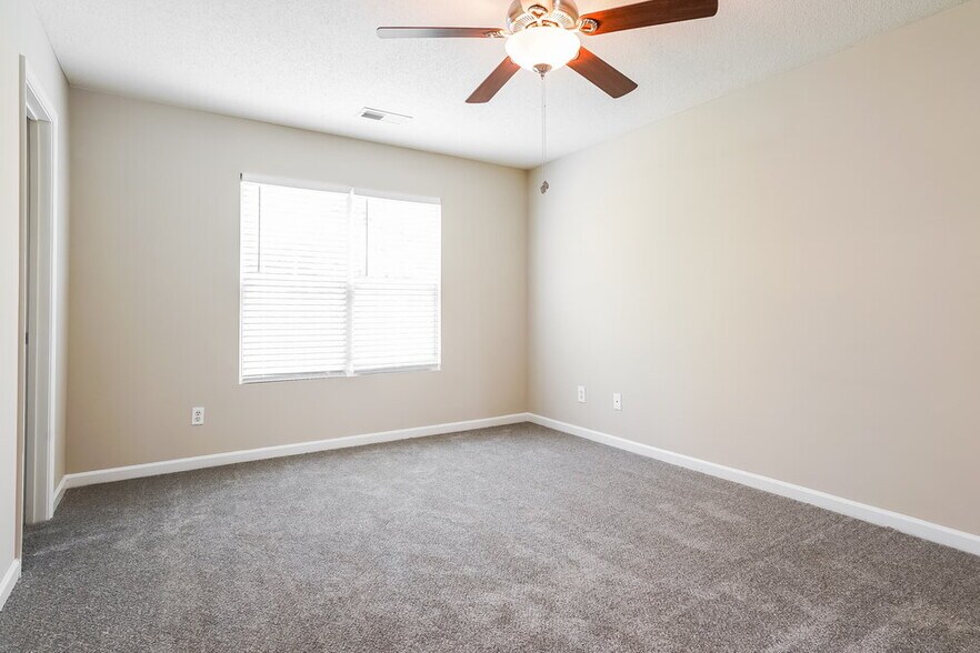 Building Photo - 70 Brookhaven Dr