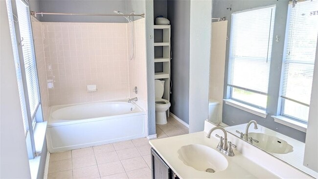 Building Photo - 2514 Byfield Dr
