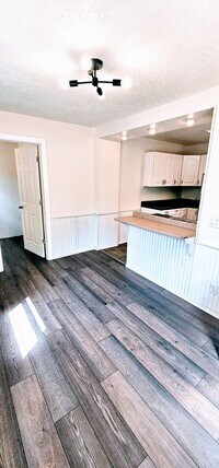 Building Photo - 1519 Baker Dr