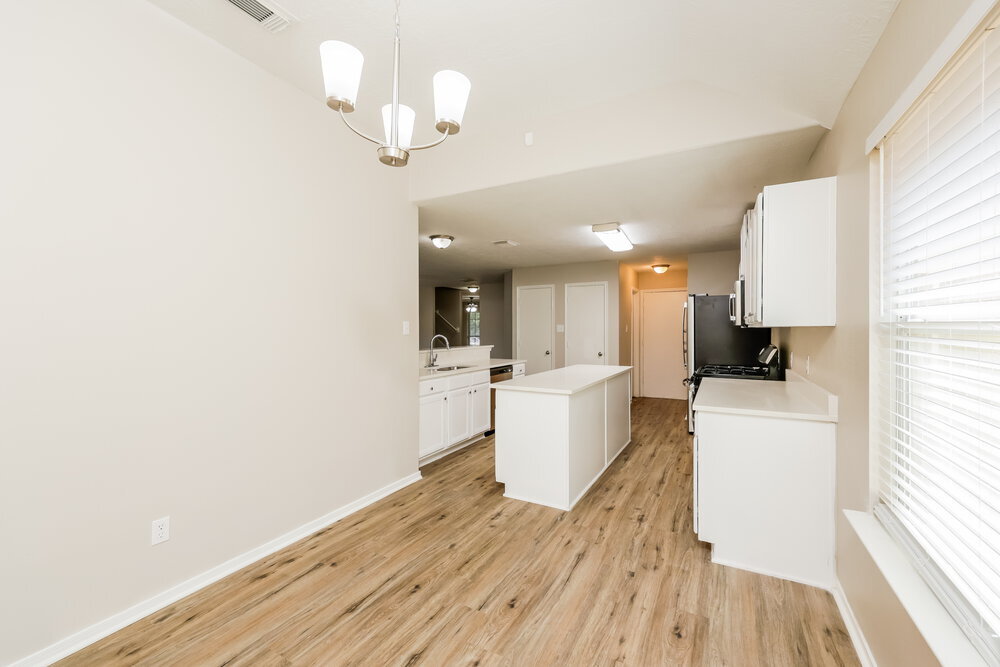 Building Photo - 18614 Willow Cove Dr