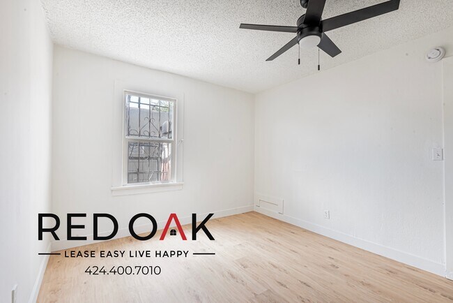 Building Photo - 1212 E 76th Pl