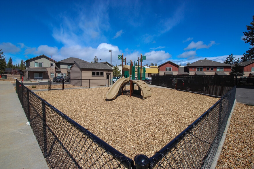 Building Photo - Ponderosa Heights