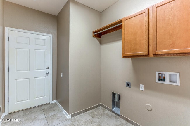 Building Photo - 5819 Redstone Rim Dr