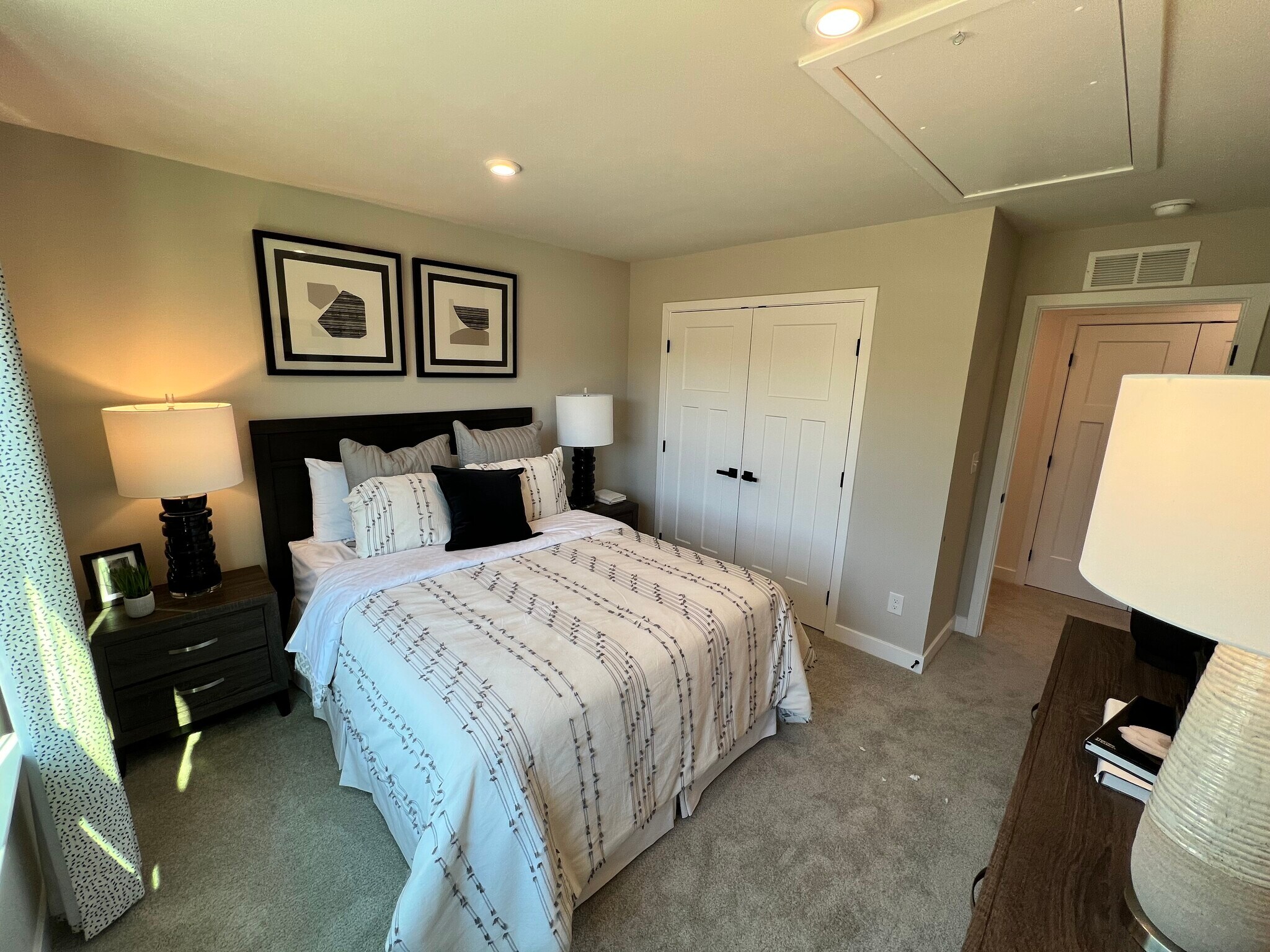 Building Photo - 180 Climbing Ivy Cir