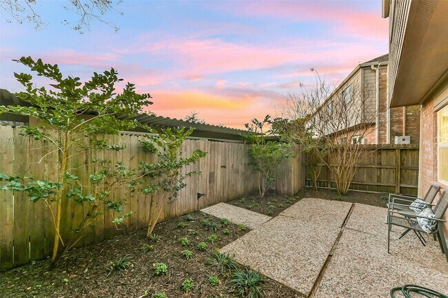 Building Photo - 7505 Brompton St