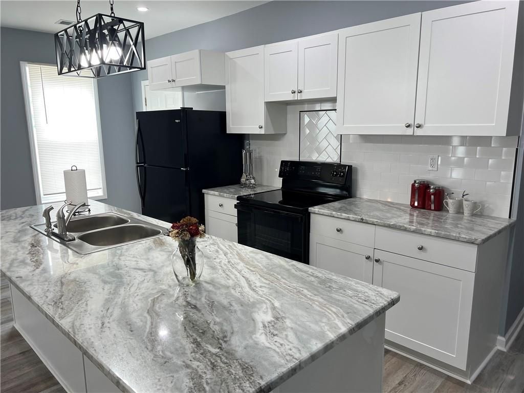 Building Photo - 3152 Daleview Way SW