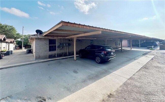 Building Photo - 1409 W Prosperity Dr