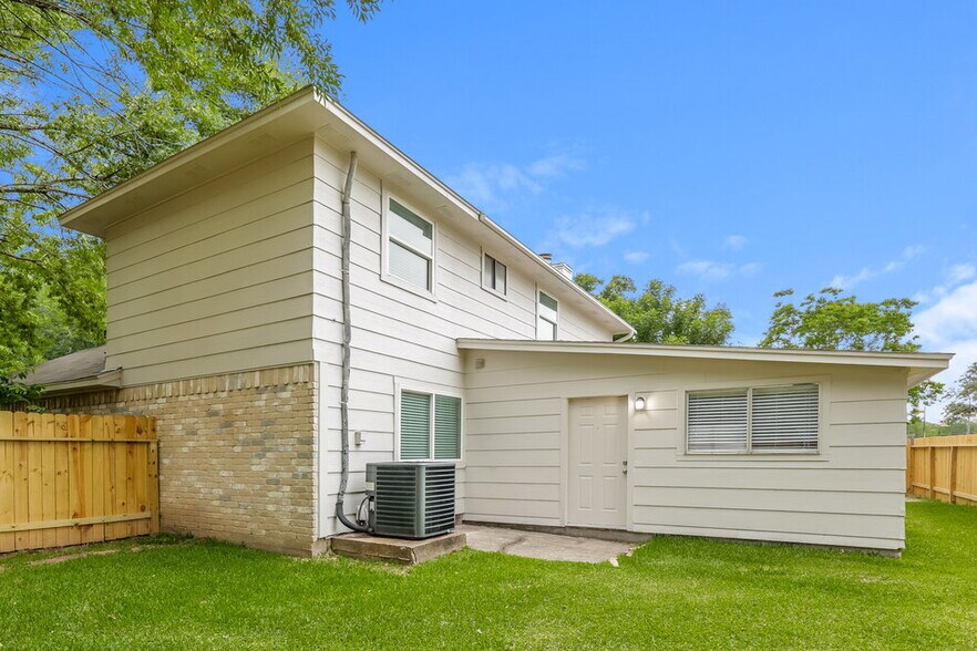 Building Photo - 4018 Oak Run Dr