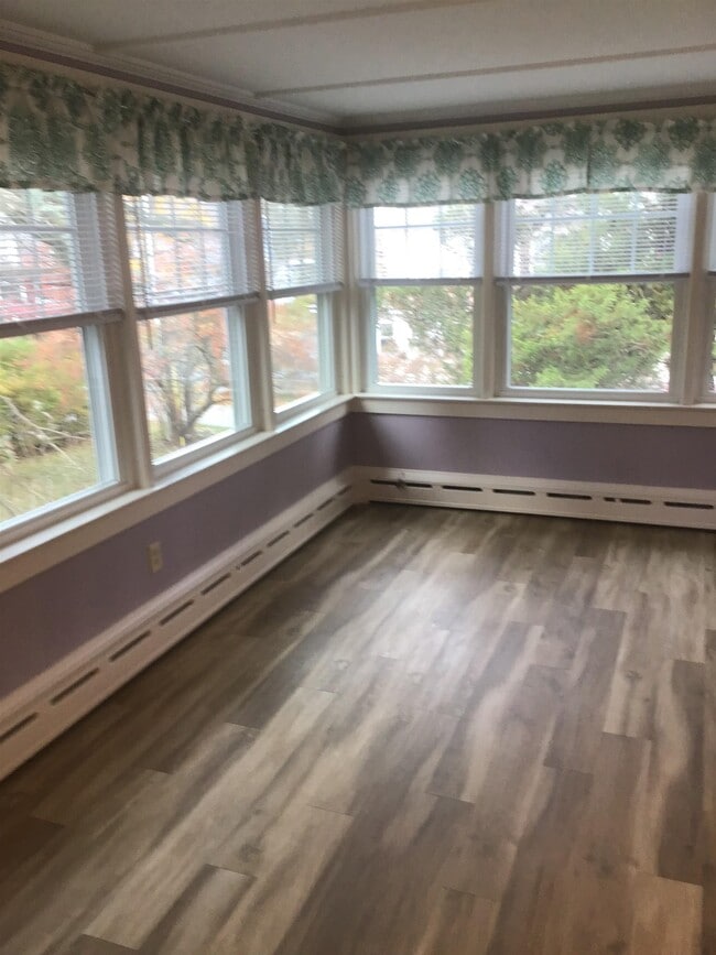 Building Photo - 132 Pine St