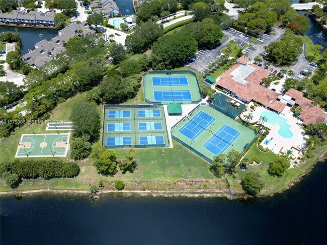 Building Photo - 2549 Egret Lake Dr