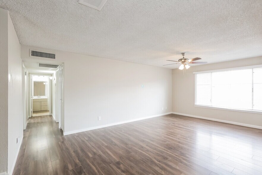 Building Photo - 4014 E Apollo Rd