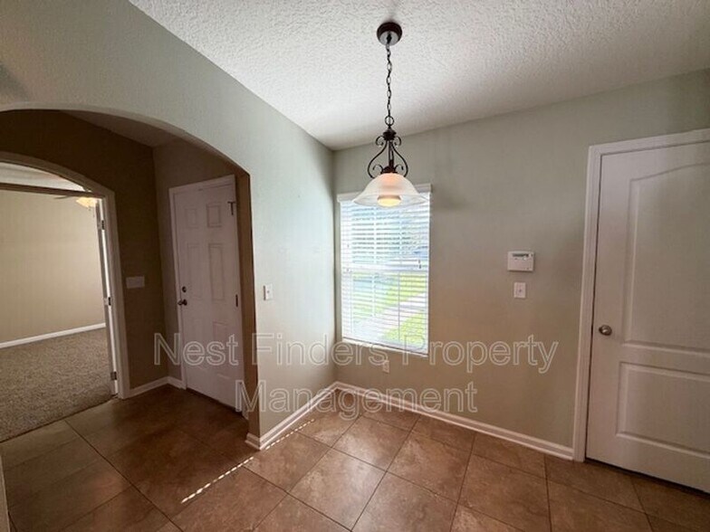 Building Photo - 551 Glendale Ln