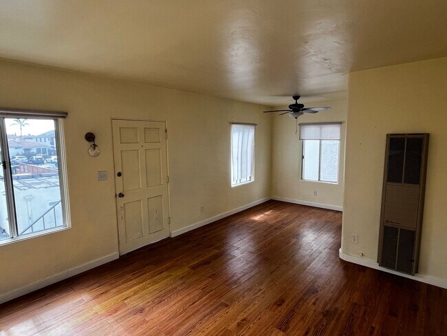 Building Photo - Oregon St. Triplex