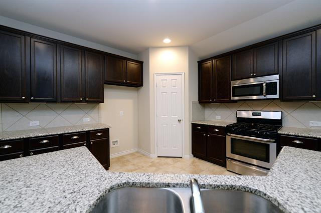 Building Photo - 1917 Megan Creek Dr