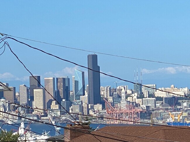 Building Photo - 3717 Belvidere Ave SW