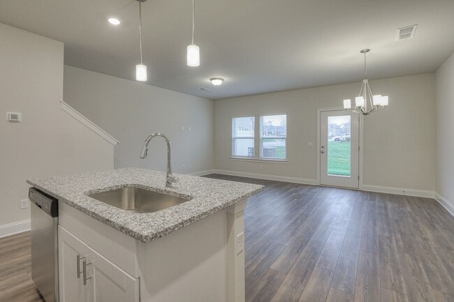 Building Photo - 1705 Tahoma Dr