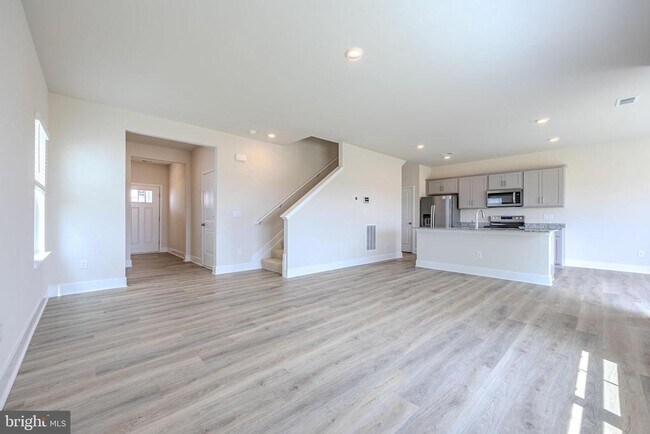 Building Photo - 115 Haida Ln