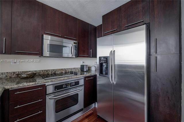 Building Photo - 6515 Collins Ave