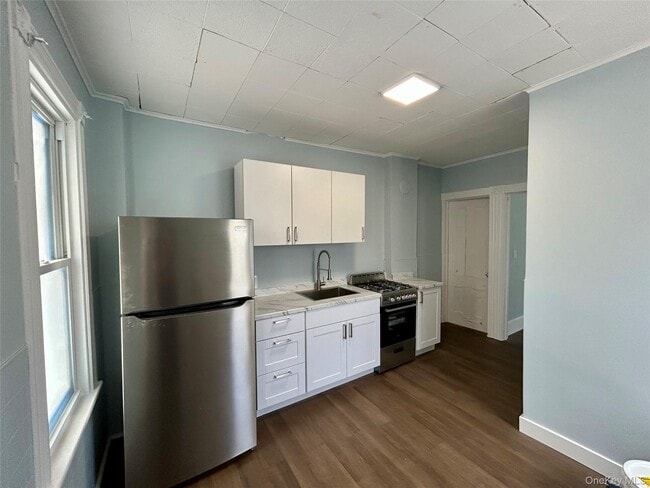 Building Photo - 206-208 W Main St