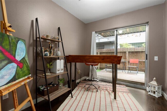 Building Photo - 3044 Commerce St