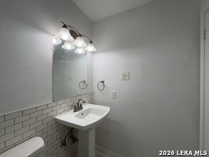 Building Photo - 6202 Valley Clf