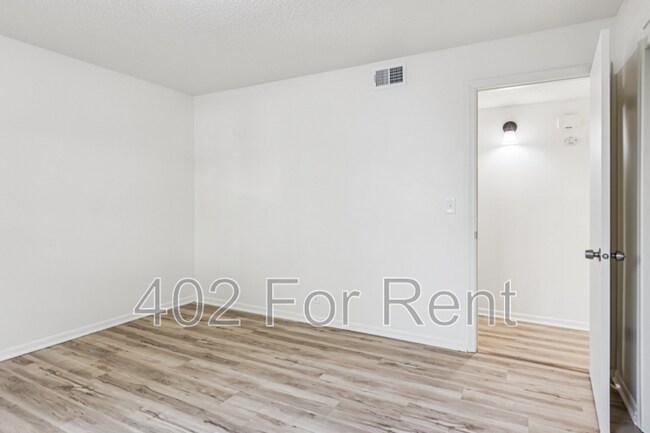 Building Photo - 1056 S 29th St