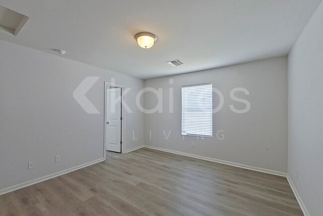 Building Photo - 3612 Koval Dr