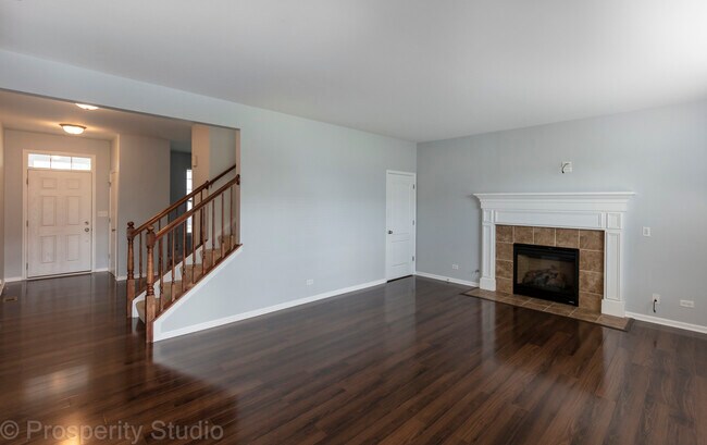 Building Photo - 5734 Oak Ridge Way