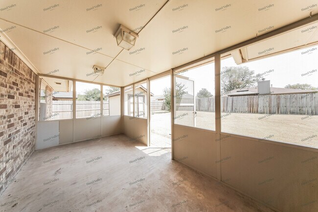 Building Photo - 13312 Eastvalley Rd