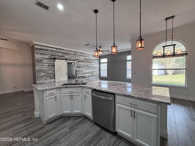 Building Photo - 612 Morning Mist Way