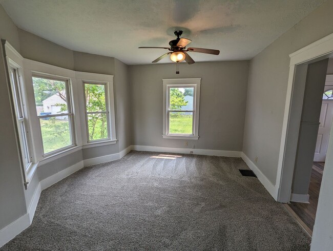 Building Photo - Spacious Colonial Home with Wood Columns a...