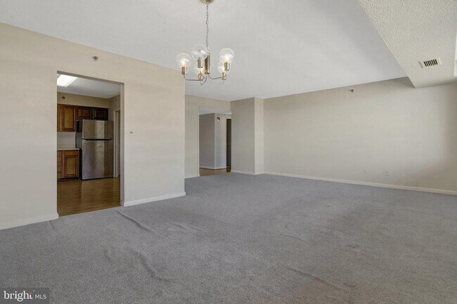 Building Photo - 3709 S George Mason Dr
